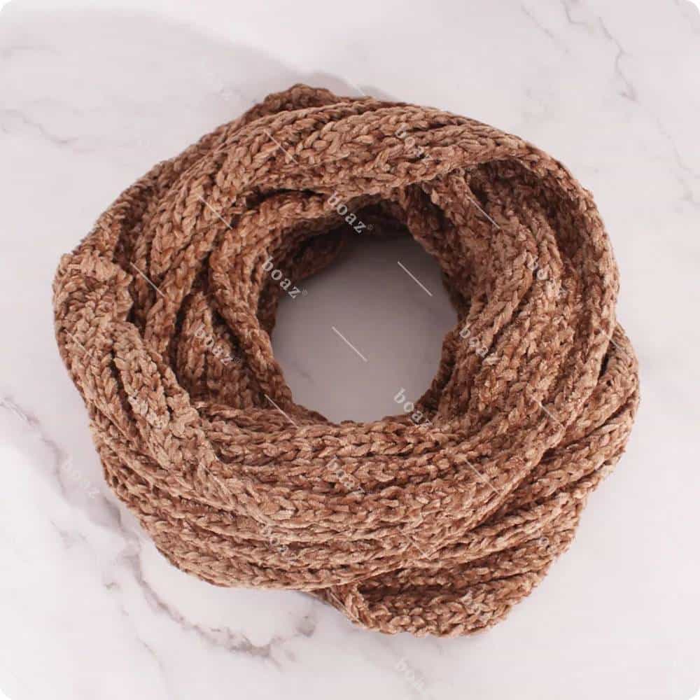 Cuello chenilla cafe