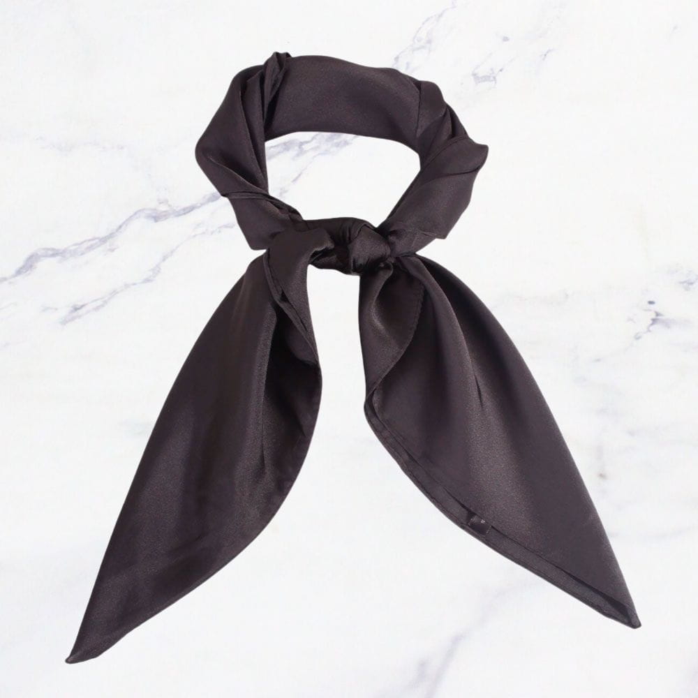 PAÑUELO 70X70 NEGRO X1
