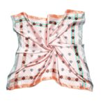 PAÑUELO 50X50 ABEJA LINEAS ROSADO - Imagen 4