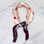 PAÑUELO 50X50 LUNAR CADENA BLANCO